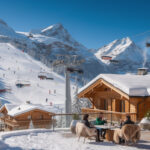 explorez courchevel, la station de ski incontournable en france, avec ses meilleures pistes et activités pour tous les passionnés de montagne.