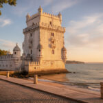 découvrez l'histoire fascinante du tour de belém, joyau emblématique de lisbonne, et plongez au cœur de son patrimoine unique.